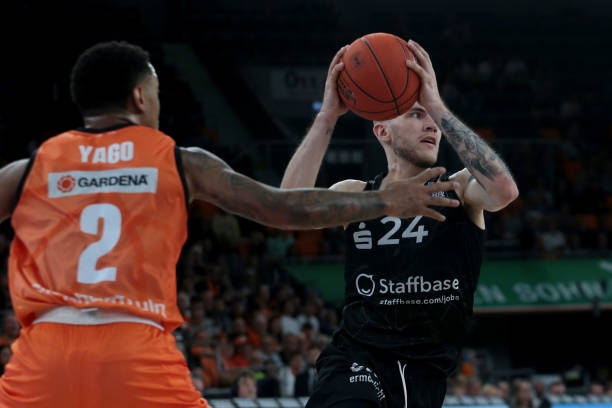 亚洲赛场上 亚洲赛场上