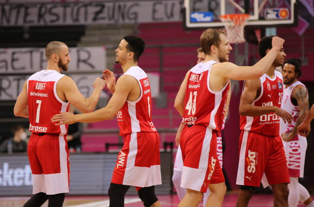 他开始逐步 他开始逐步